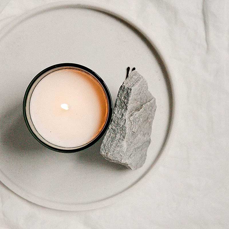 نشان‌واره سفارشی M&Scent بطری شیشه‌ای کریستال گرد قوی شمع‌های معطر موم قهوه با جعبه به صورت عمده