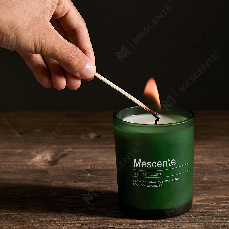 تزیین عروسی سفارشی M&Scent شمع های معطر یاس و یلانگ یلانگ با برچسب به صورت عمده