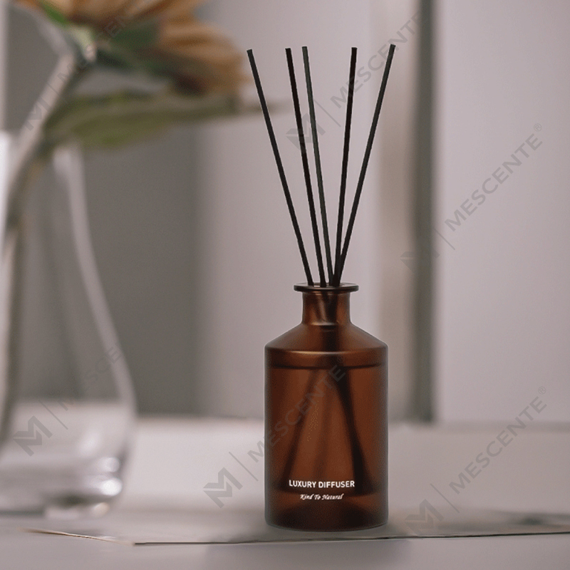 پخش کننده رید اسانس خانگی بطری شیشه ای مات لوکس سفارشی M&Scent