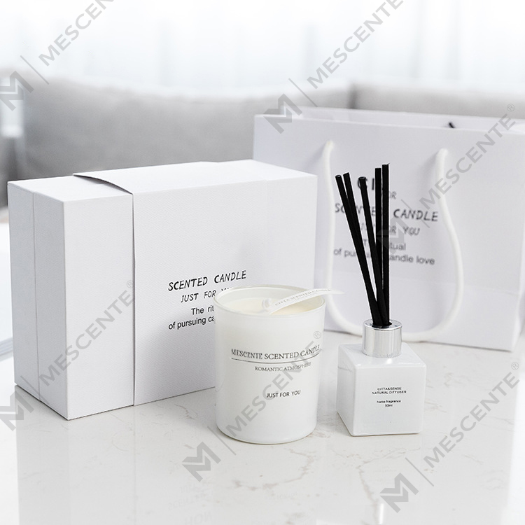 ست هدیه 140 گرمی شمع معطر خانگی عطر نی دیفیوزر A99199