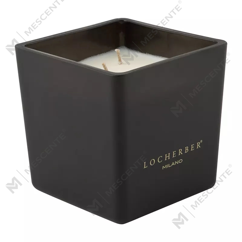 شمع معطر شیشه ای بزرگ دوستدار محیط زیست M&scent 2025 با درب چوبی آجری