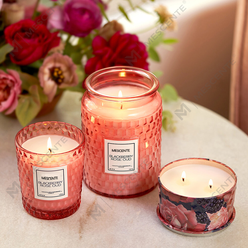 M&Scent تزیین کریسمس سفارشی Blackberry Rose Oud Candle